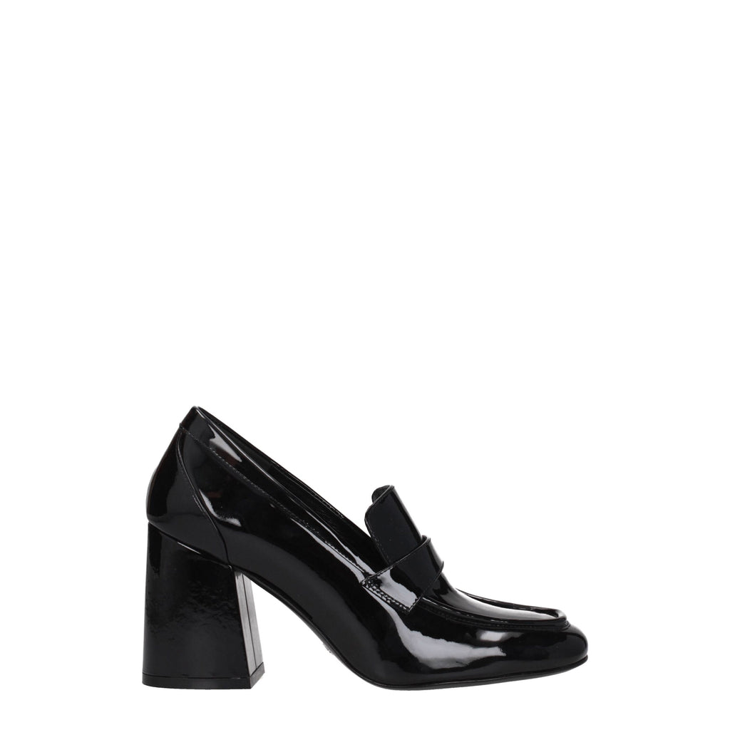 Stuart Weitzman Black Leather Broch