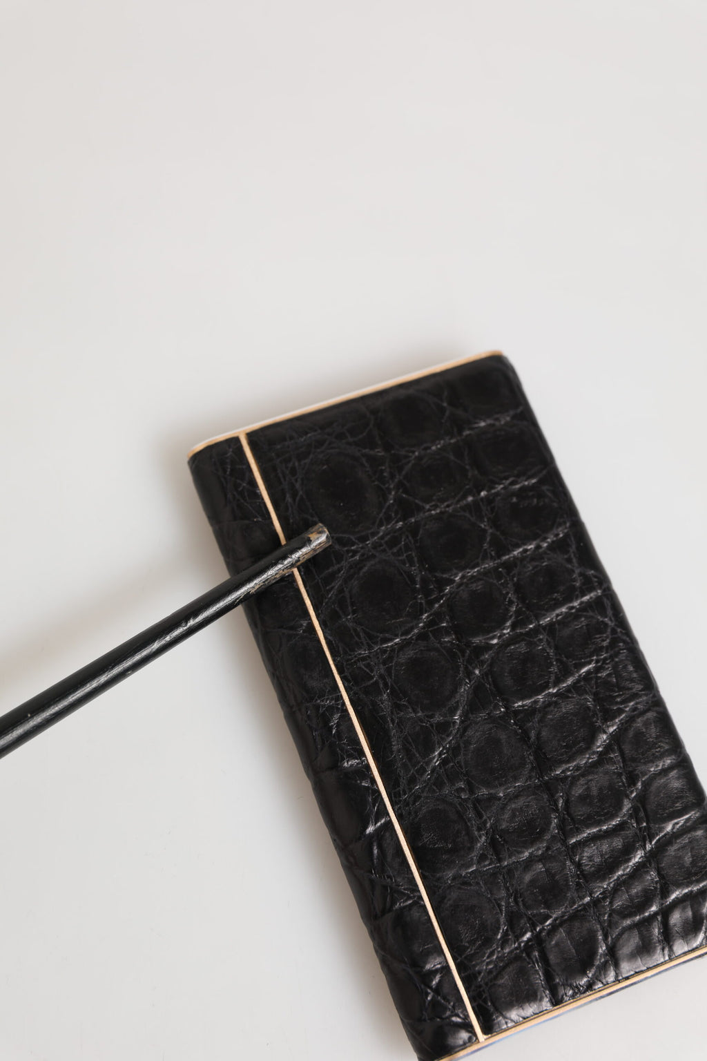 Dolce & Gabbana Black Leather Exotic Skin 3000mAh Power Bank Charger USB