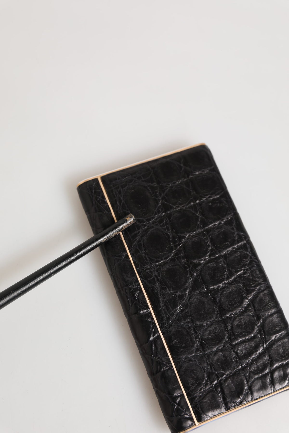 Dolce & Gabbana Black Leather Exotic Skin 3000mAh Power Bank Charger USB